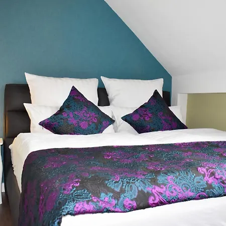 Stangenberg's Dachschloesschen